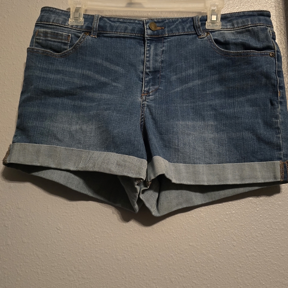 EUC New York & Co SIZE 16  denim Shorts